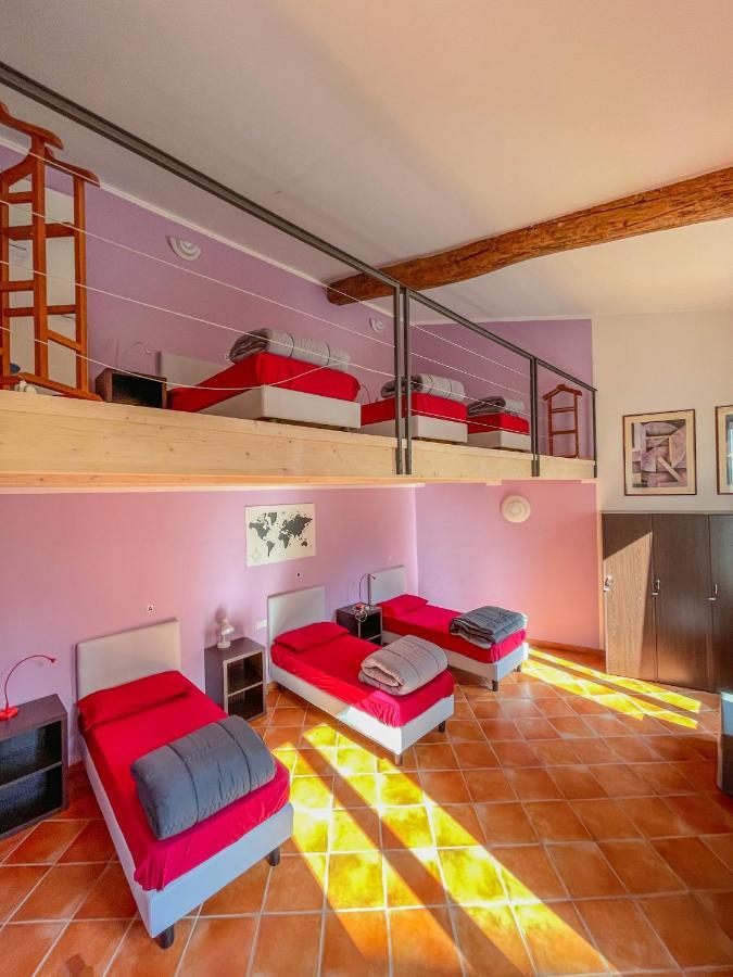 Bed in een Gemengde Slaapzaal met 6 Bedden