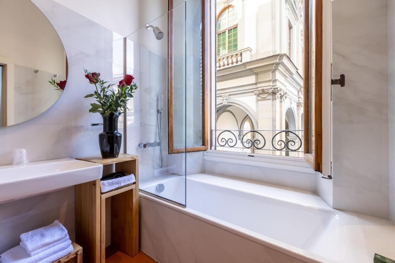 Quarto com Cama de Casal ou 2 de Solteiro