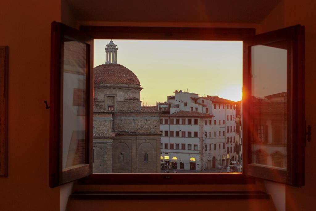 Quarto com Cama de Casal ou 2 de Solteiro e Vista da Cidade