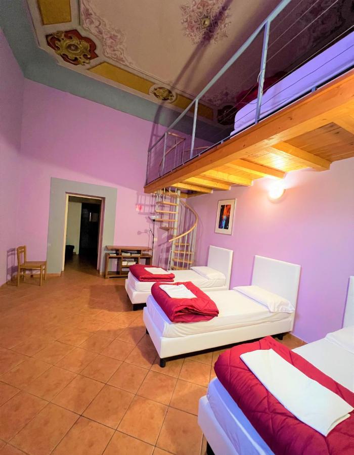 Bed op een Vrouwenslaapzaal met 6 Bedden