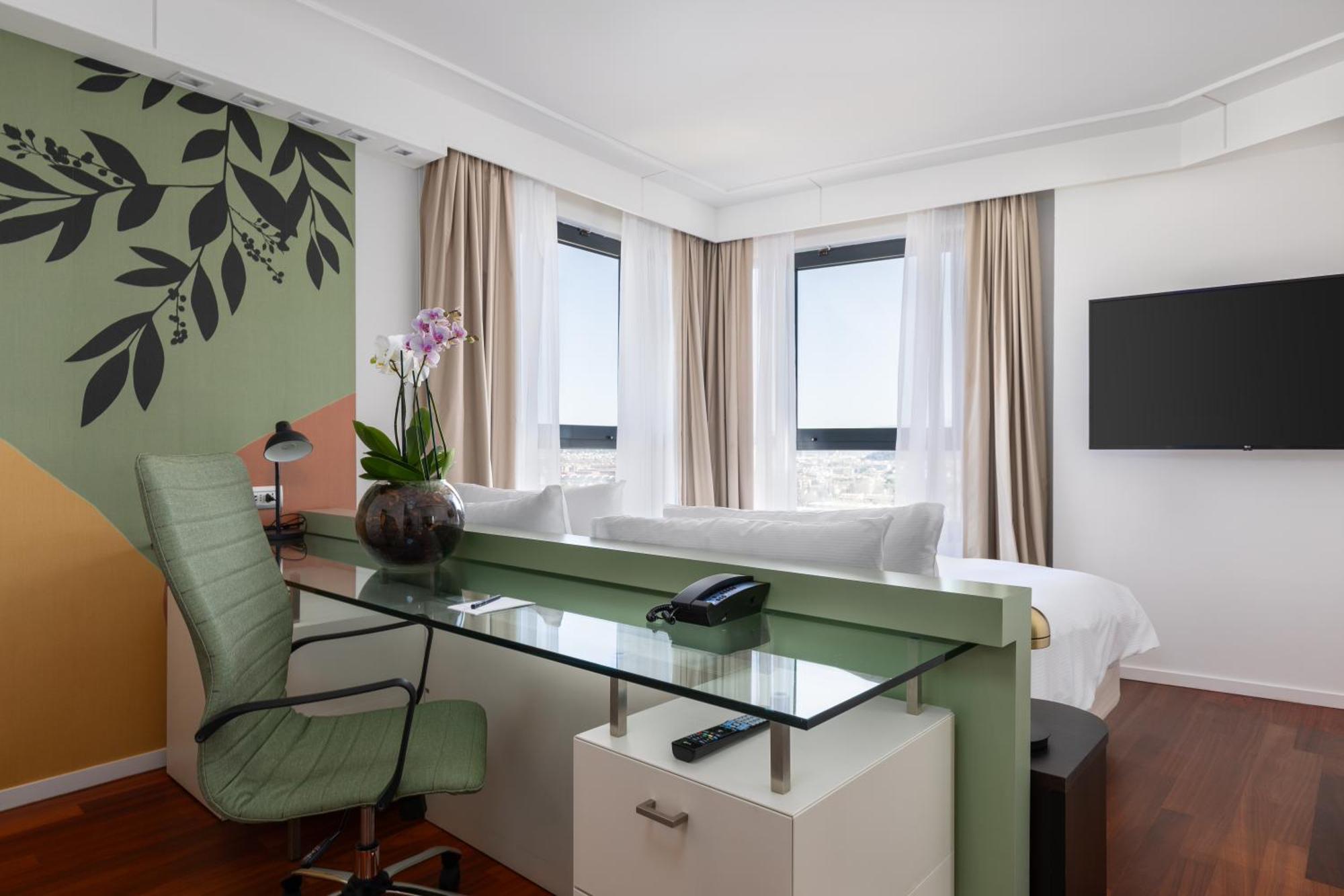 Deluxe Kamer met Kingsize Bed en Uitzicht over de Stad