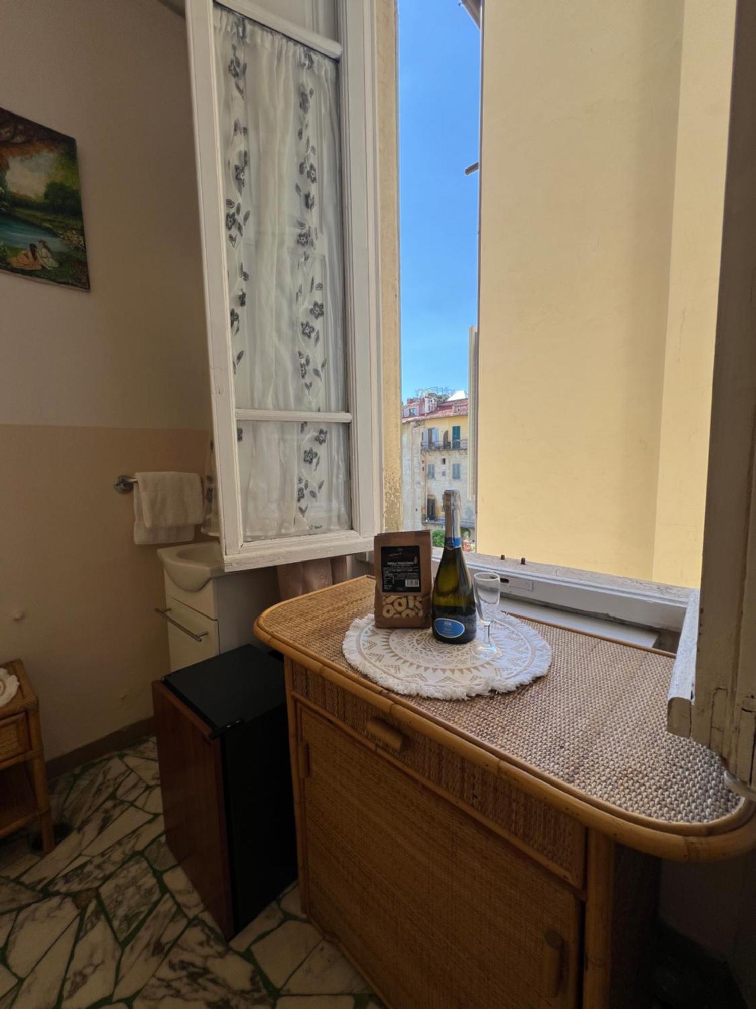 Single Room,1669006420:JPEG