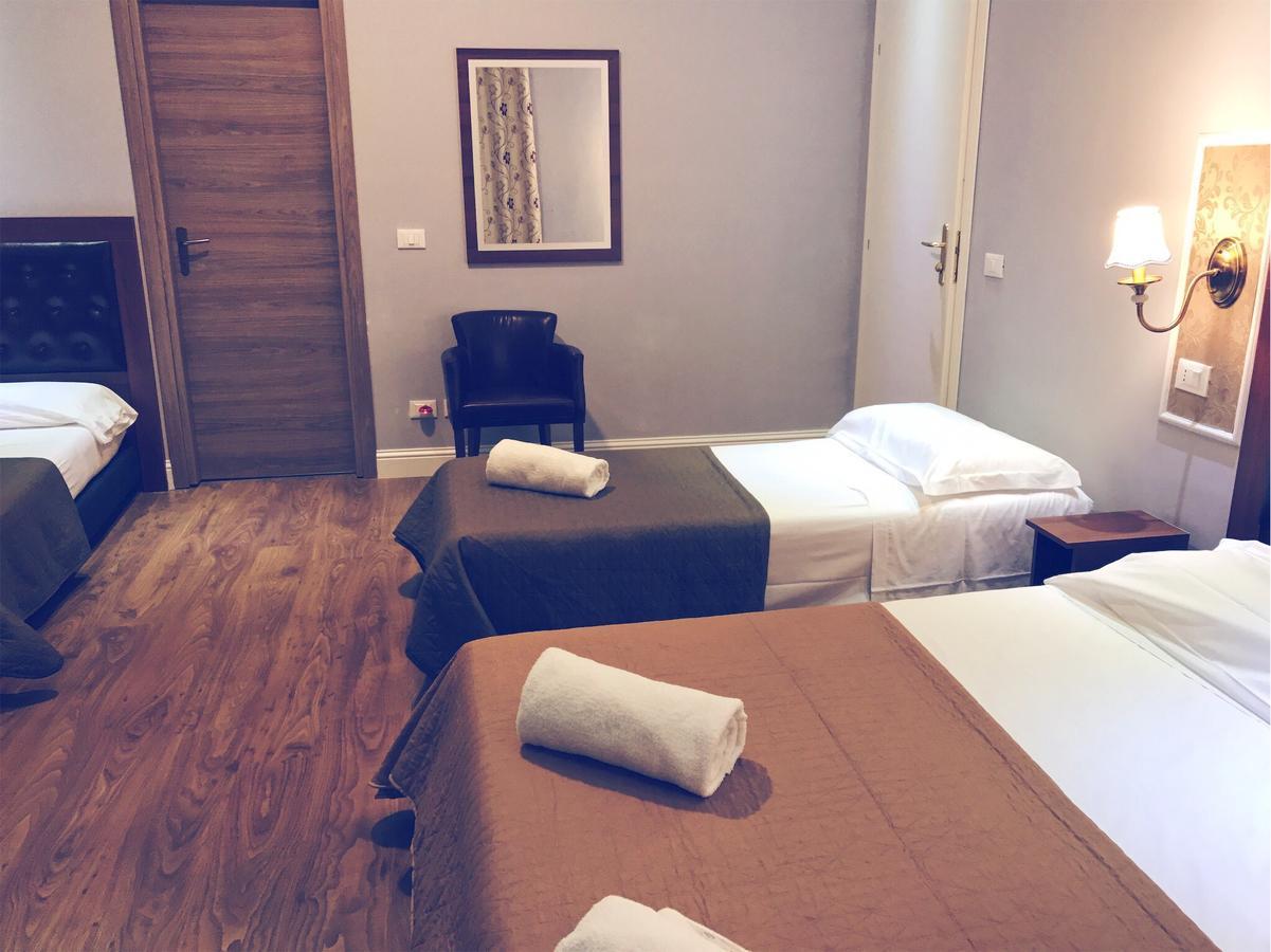 Vierpersoonskamer met Eigen Badkamer