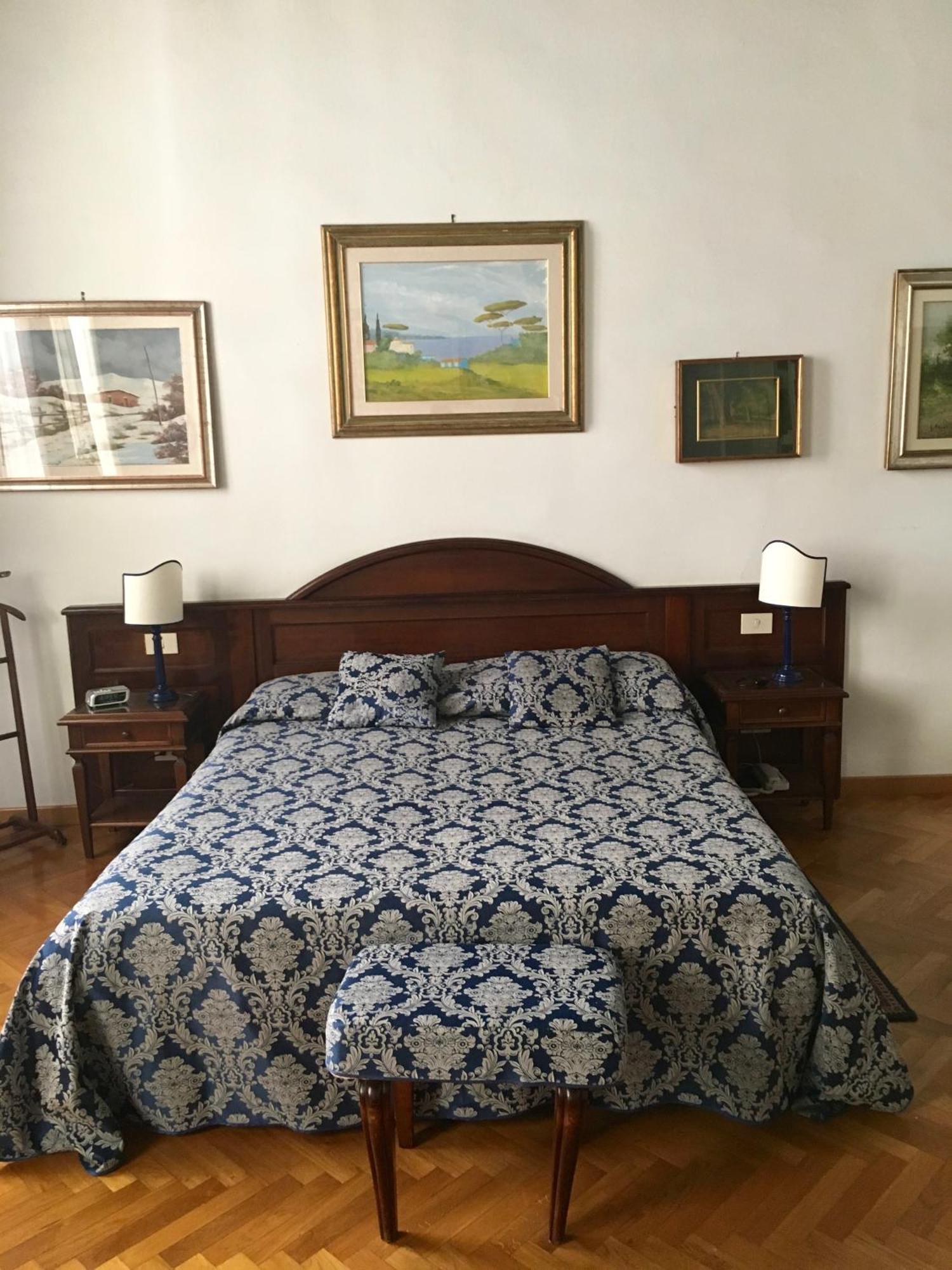 Quarto Superior com Cama de Casal ou 2 de Solteiro
