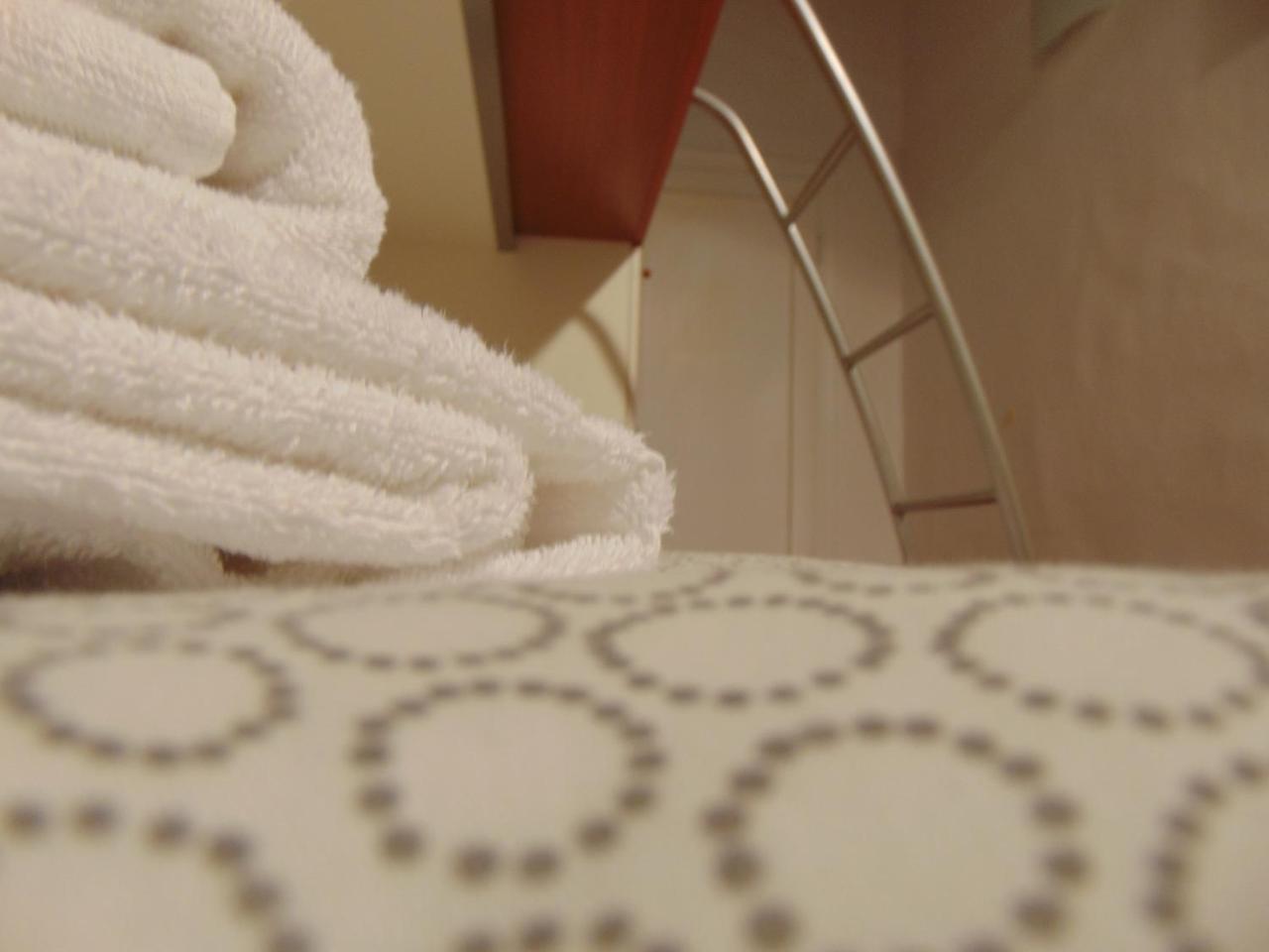 Habitación Doble con baño compartido - 2 camas