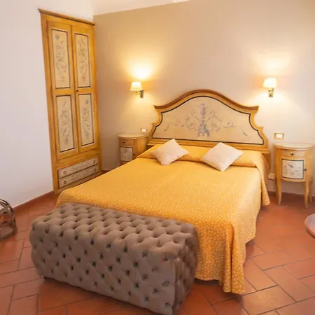 Locanda Dei Poeti Rooms & Apartments-3